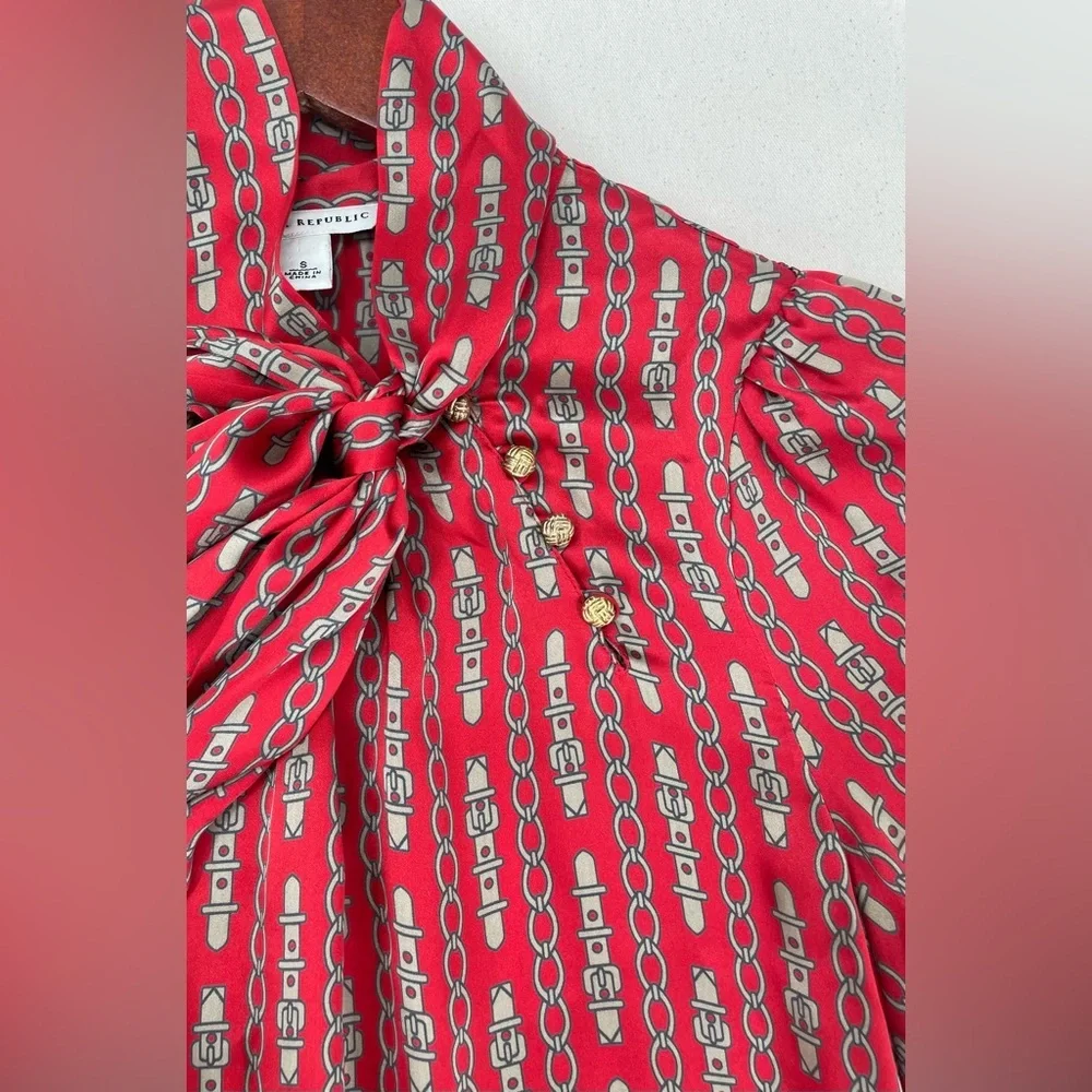 Banana Republic Red Chain Print Tie Neck Blouse